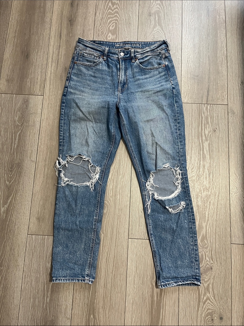 American Eagle Outfitters Women’s Ripped Blue Slim Straight Jeans